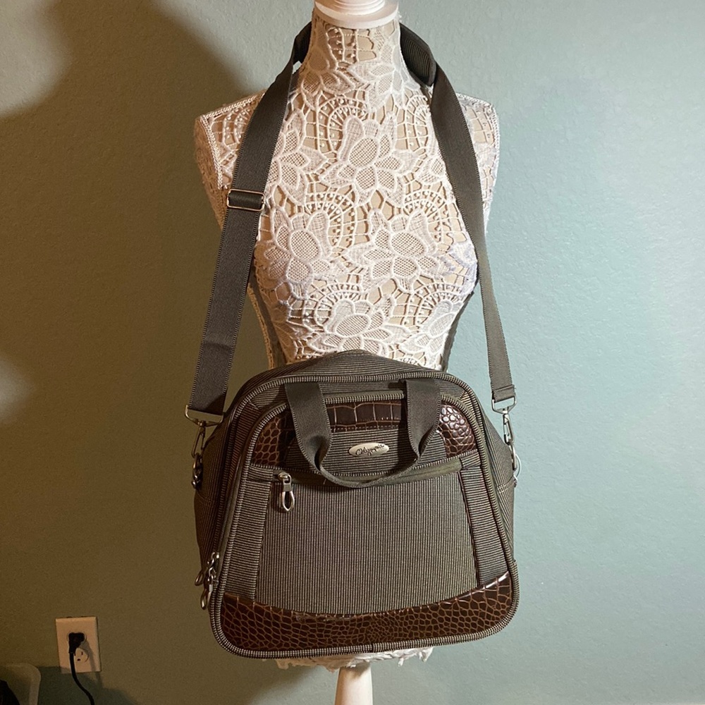 Like new Olympia Travel Makeup Case Tan brown